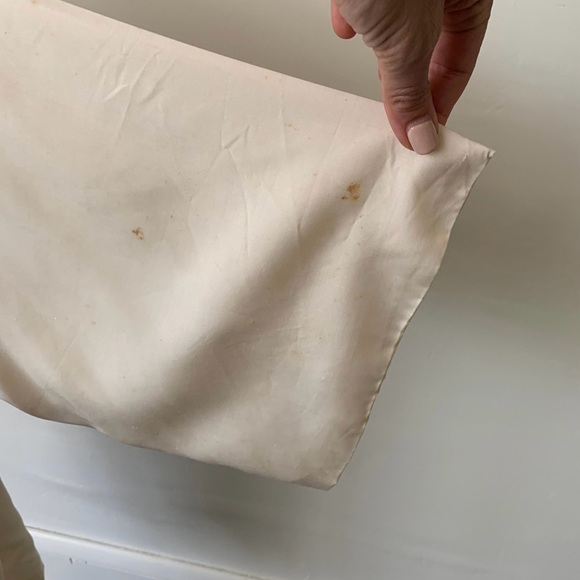 Vintage Silk Japanese Kimono 1970’s Embroidered White and Gold Silk Robe - Picture 8 of 10